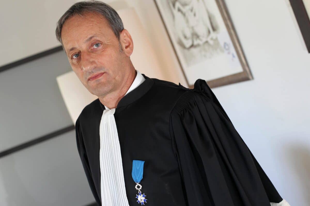 Découvrez Alain ANTOINE, spécialiste du droit à La Réunion 