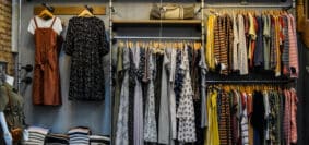 Découvrez la vente en ligne de vêtements en gros pour les commerçants...