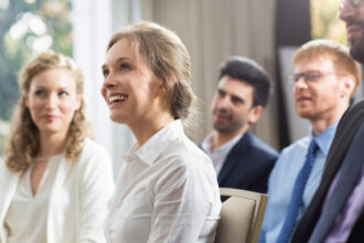 Micro-entreprise ou portage salarial : comment choisir son statut de freelance ?