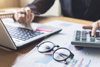 Salaire d'un expert-comptable en 2025 : ce que gagnent vraiment ces professionnels